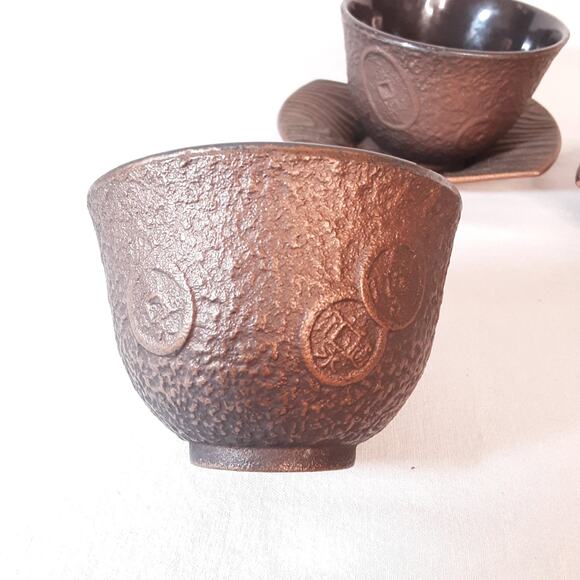 Unsigned Nanbu Cast Iron Japanese Teapot Cups And Saucers Set - Picture 12 of 16